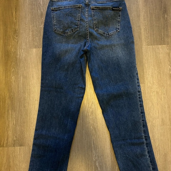 Calvin Klein Jeans - Picture 2 of 10